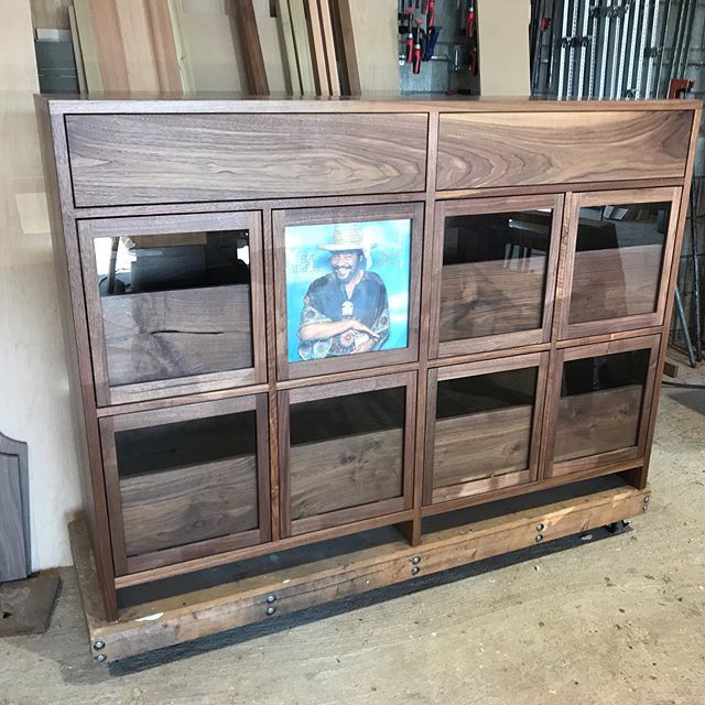 Full glass drawer front vinyl cab ready for pickup.  Bill Withers in there for visual reference.