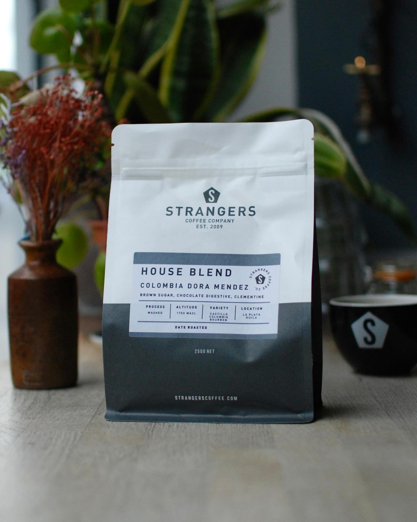 Last chance to get your hands on these wonderful coffees, just a couple of roasts left of each!

Available in-store and online 🛍️🌐

#strangerscoffee #thirdwavecoffeeshop #coffeeroasters #specialtycoffeeroasters #buycofferonline #norwichbusiness