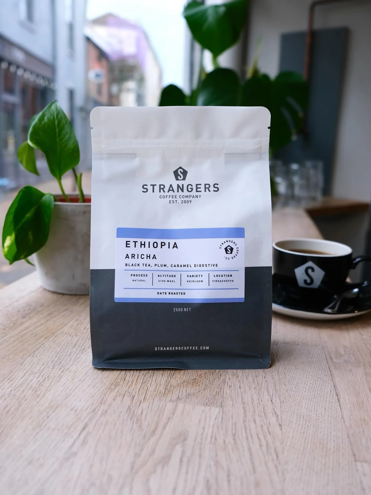 Introducing: Aricha. A beautiful natural coffee from the Aricha Wet Mill in Yirgacheffe, Ethiopia 🇪🇹

Expect delicate notes of black tea, plum, and caramel digestive biscuit, a textbook example of Yirgacheffe coffee 🌿☕

Want to try this coffee bef