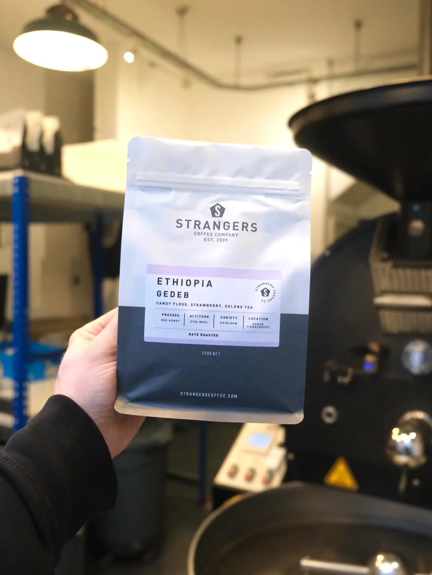 Introducing: Gedeb, Red Honey process! An incredibly sweet and delicate coffee packed full of candy floss and oolong tea notes 🍭🍓🫖

More about the red honey process 👇

After the coffee has been harvested, the coffee cherries are floated and sorte