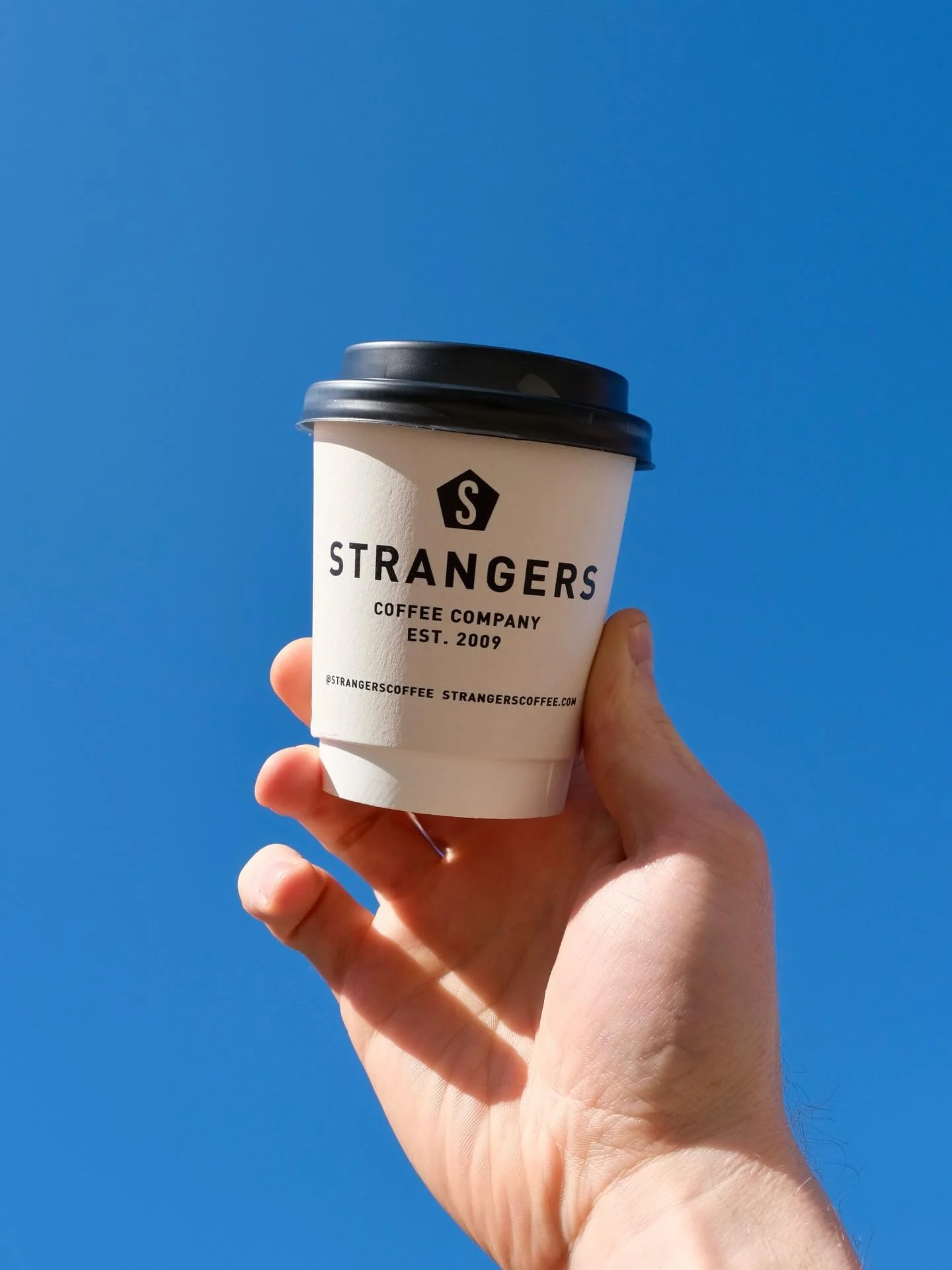 The weekend is almost here, and we have some very special coffees landing that we can&rsquo;t wait to share with you. Keep your eyes peeled&hellip; 👀

#strangerscoffee #specialtycoffee #coffeeroaster #thirdwavecoffee