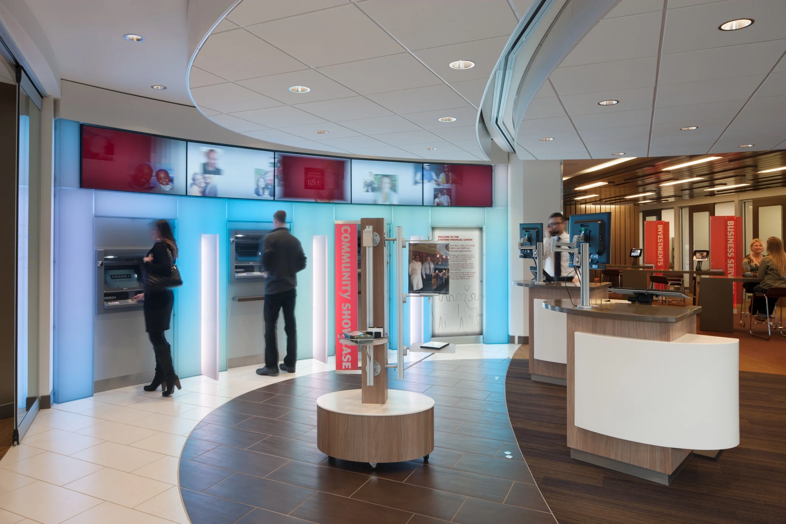  A smart 24/7 foyer with rolling walls surrounds at ATM digital light wall and expert Mobile Concierges at the new BECU Regional Financial Center, Bellevue, WA. 