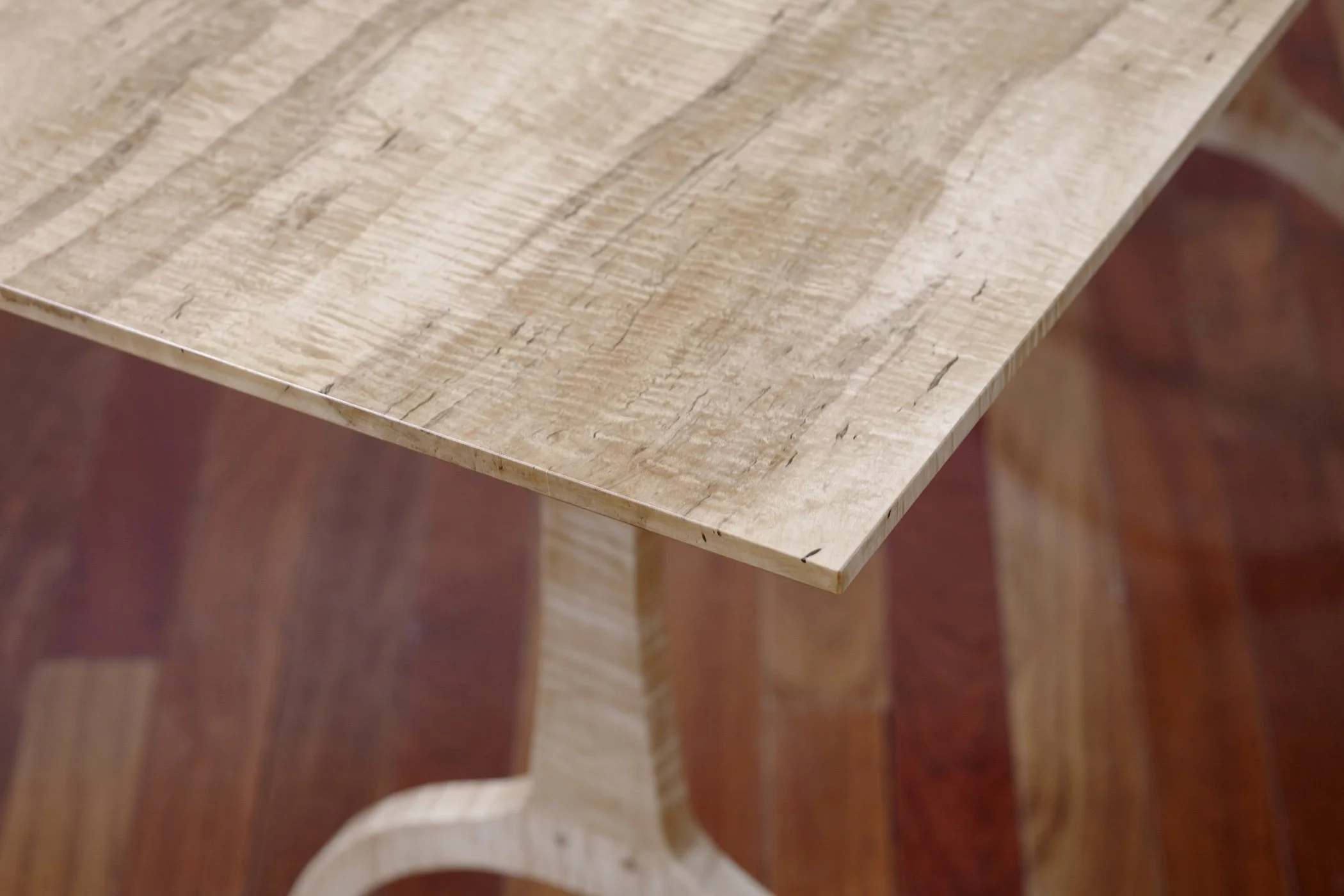 056_Wellbeloved_Woodworks_Table_Detail.jpg
