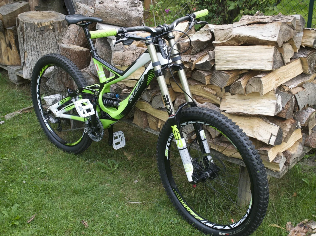 Specialized Demo 8 I 12 Bike Steel Borrow