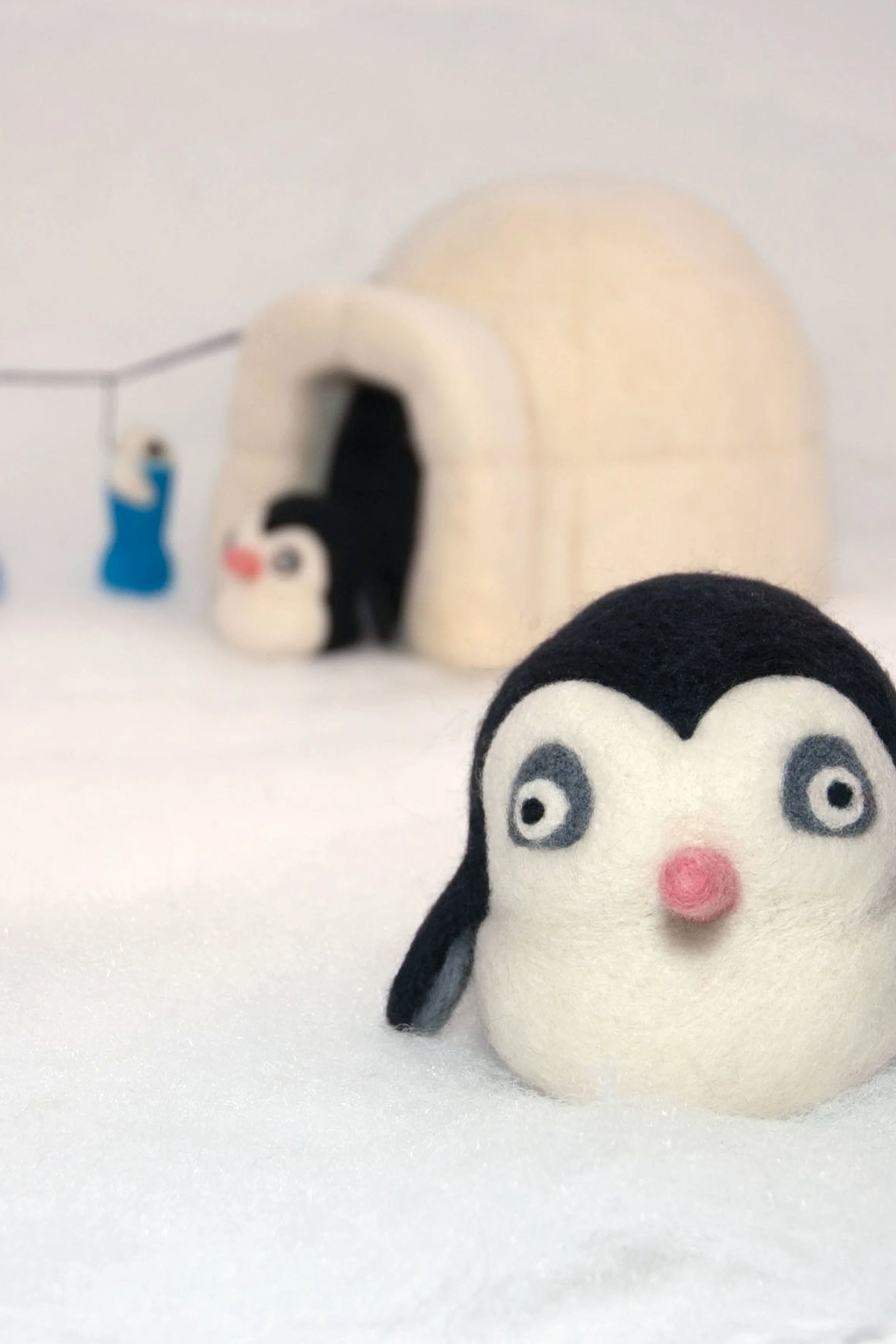 PENGUIN AND IGLOO new.jpg