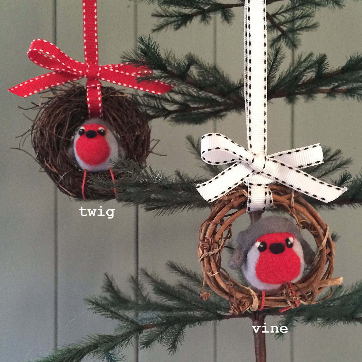 5 rose the robin felted christmas decoration small with names.jpg