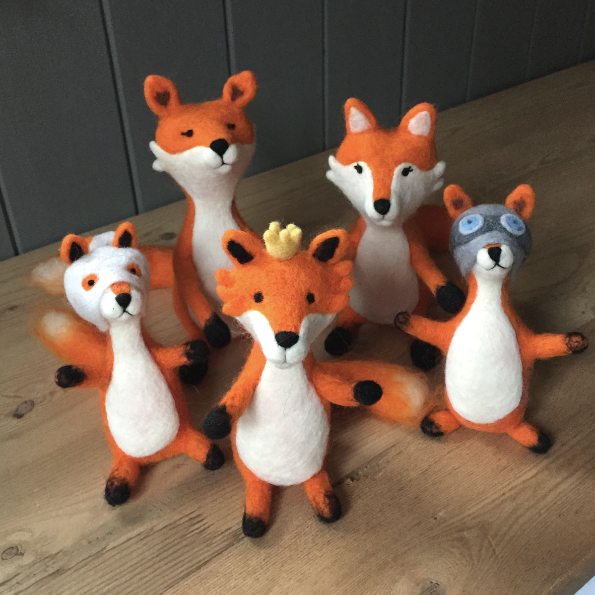 felted foxes 1.jpg