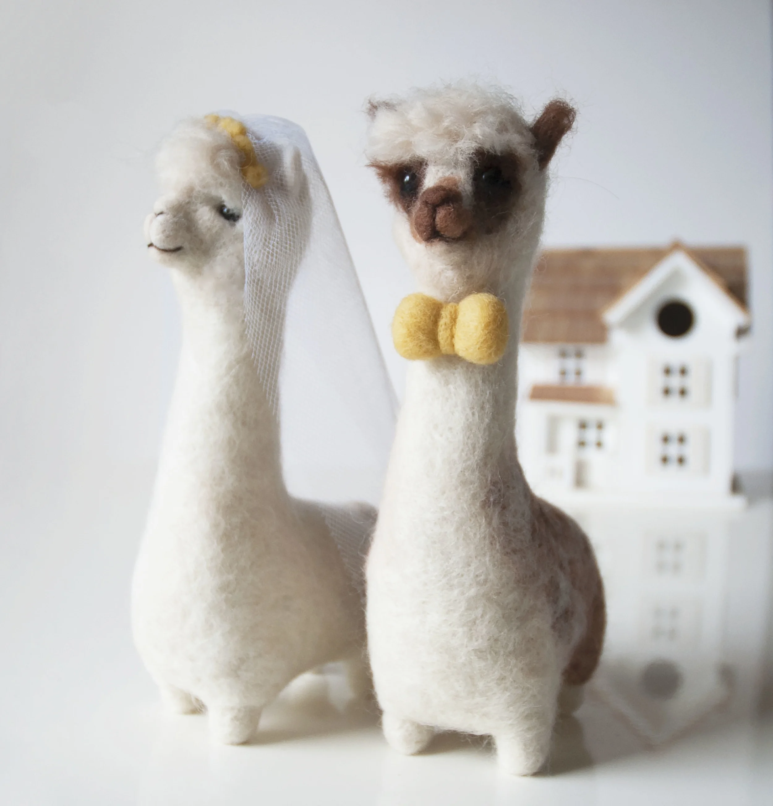 Alpaca wedding cake toppers