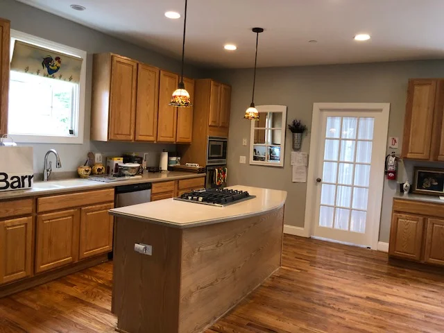 Vienna Manor III: Large modern kitchen