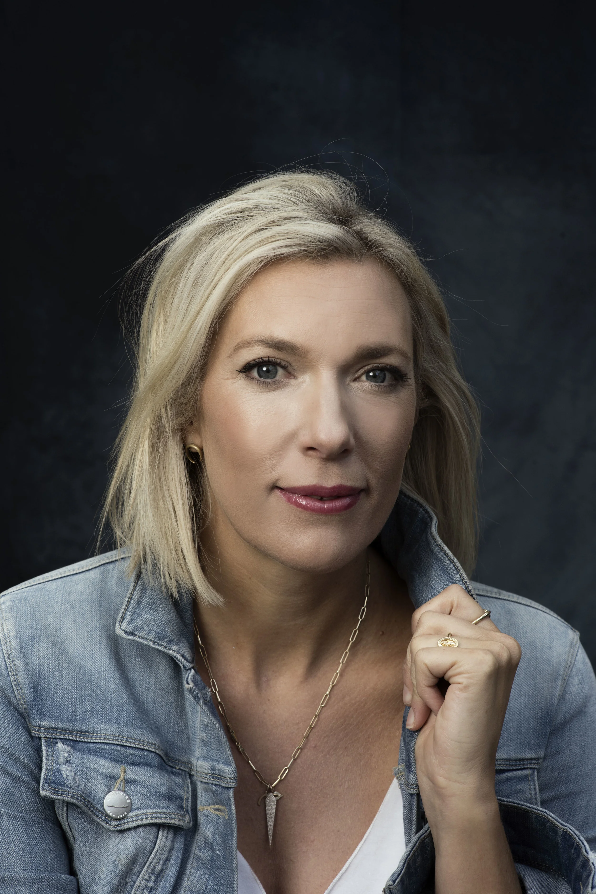 Carrie Montgomery Headshot 1.jpg