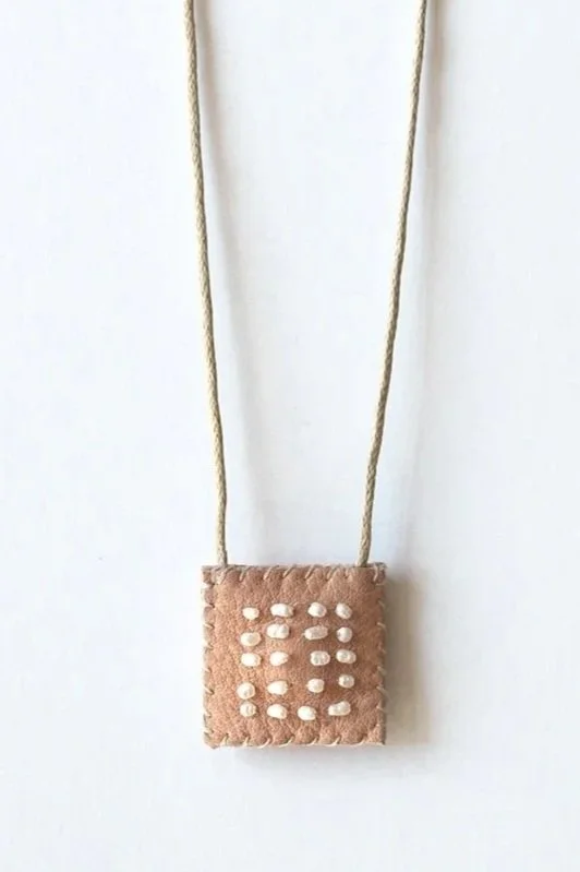17SRF_leathertalismanpearl_3.jpg