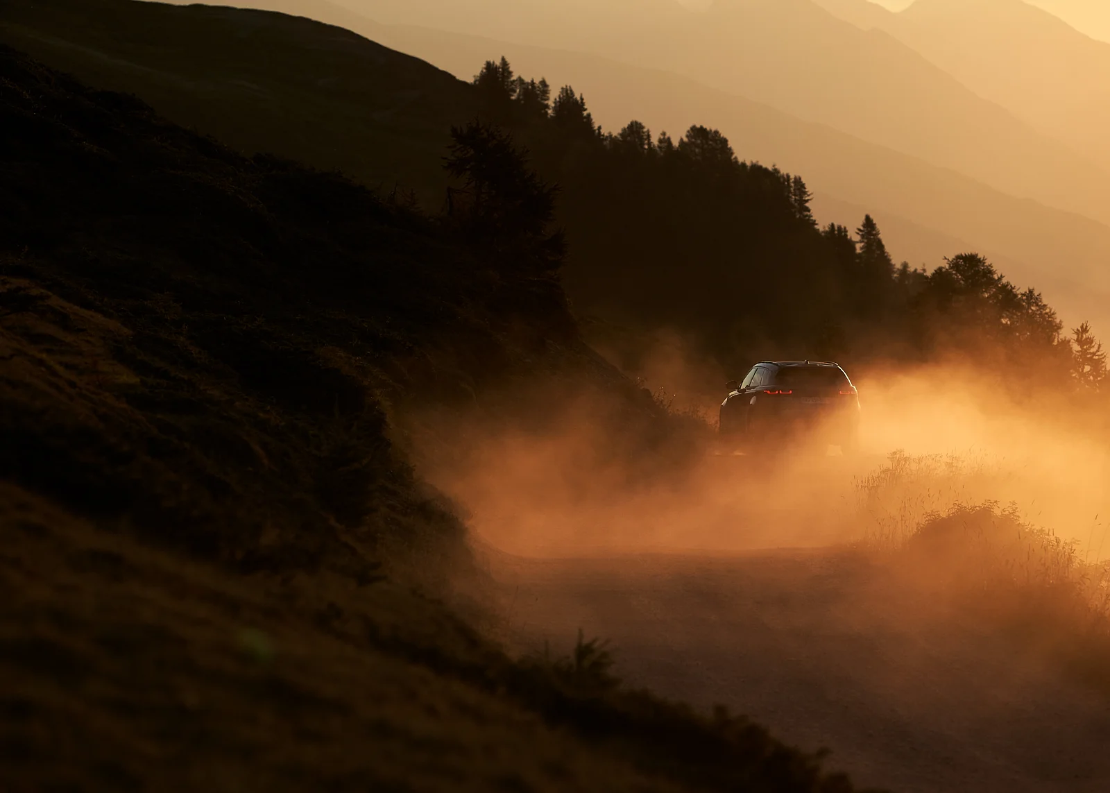 Land Rover - Velar P300