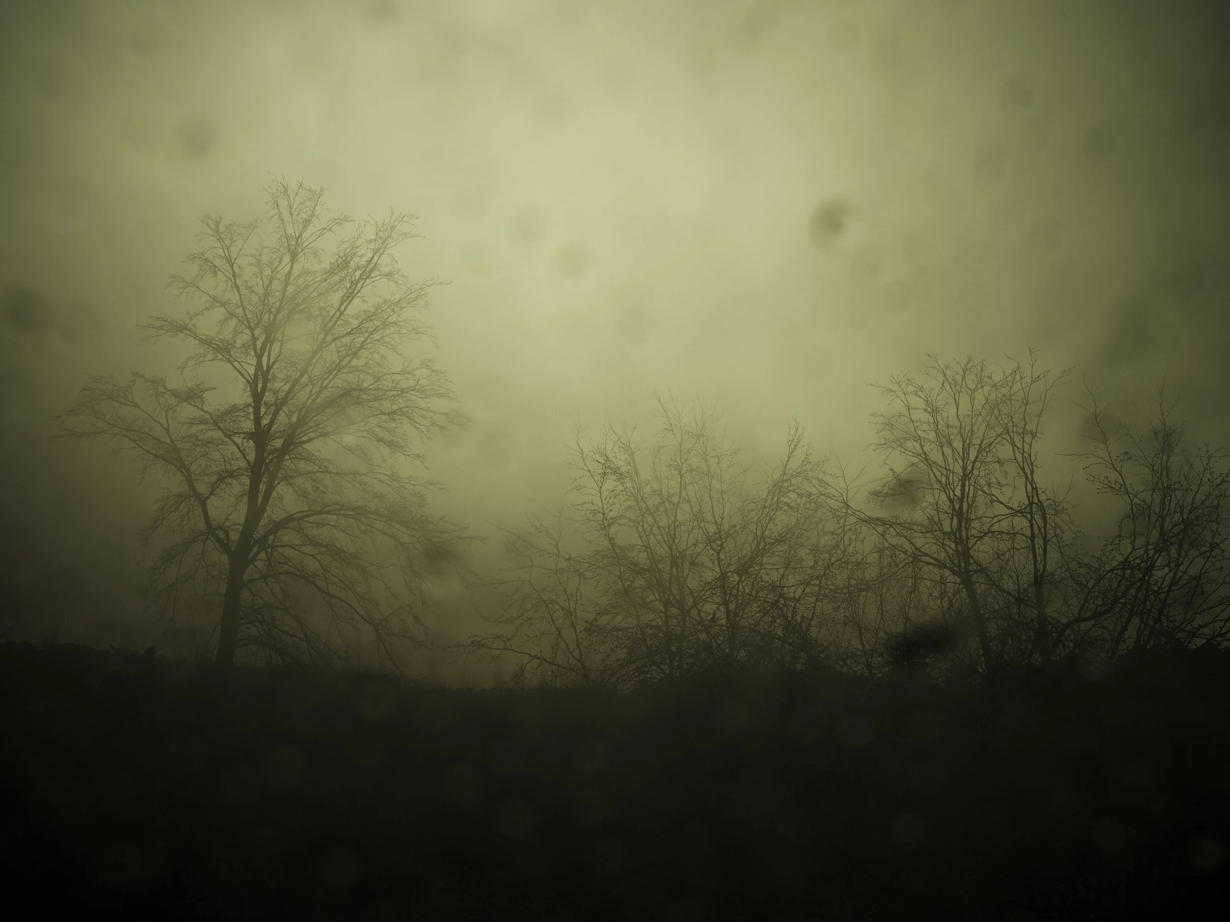  Darkness has fast hands/ 