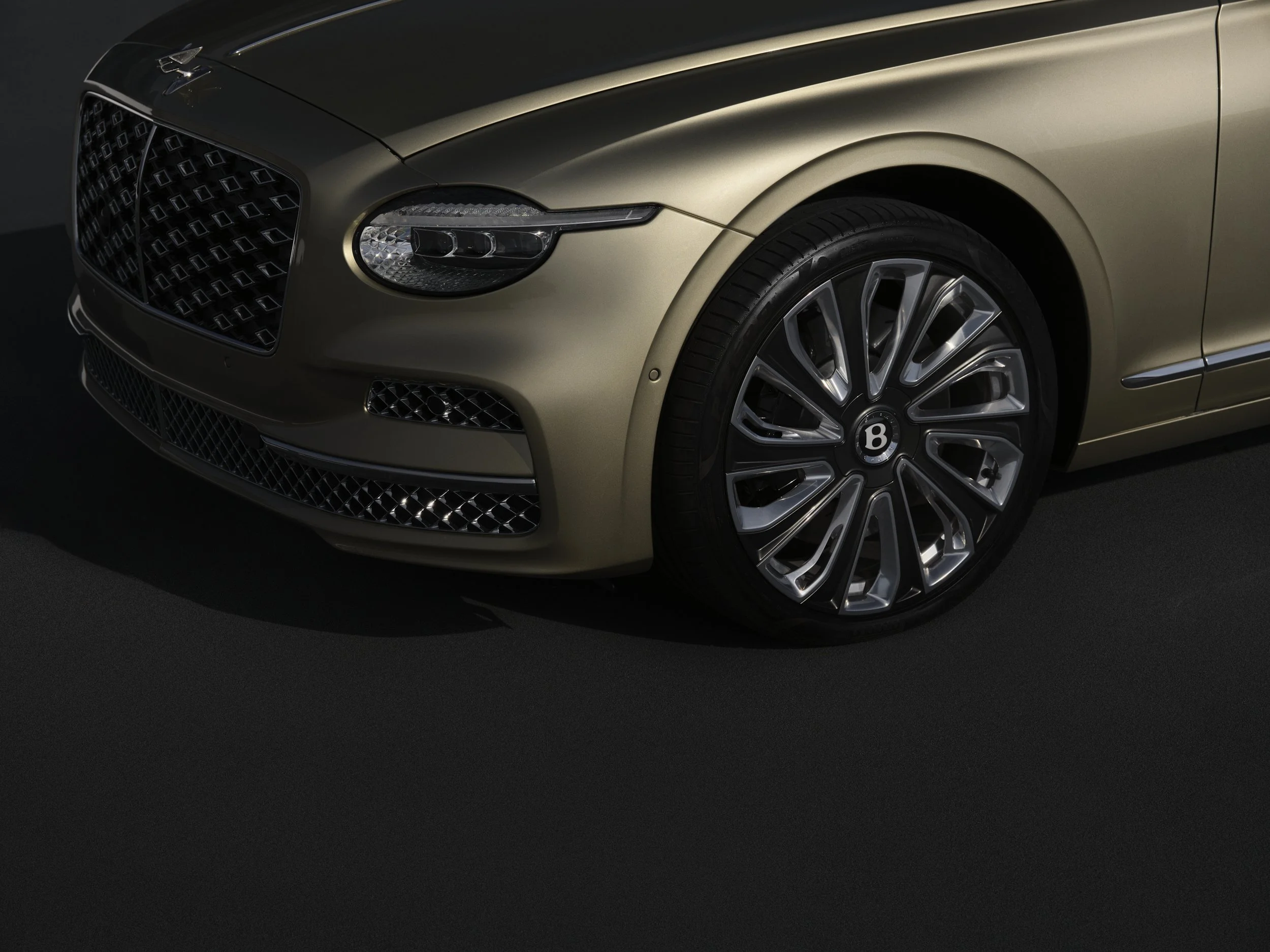 ￼250226_Bentley_Flying_Spur_0425.jpg