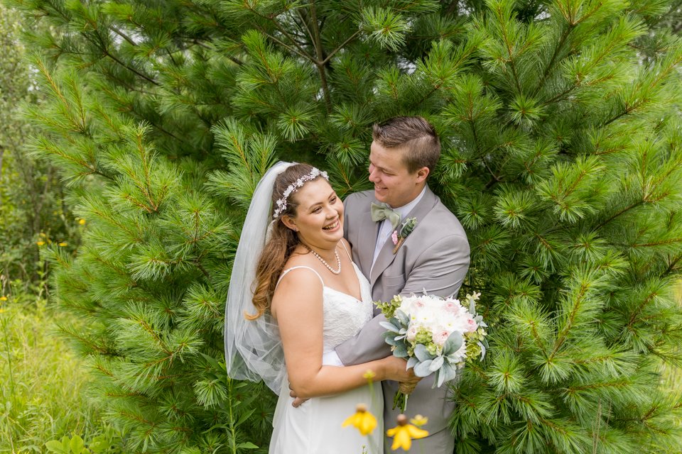 Backyard Wedding Photographer in Indiana - M6075.JPG