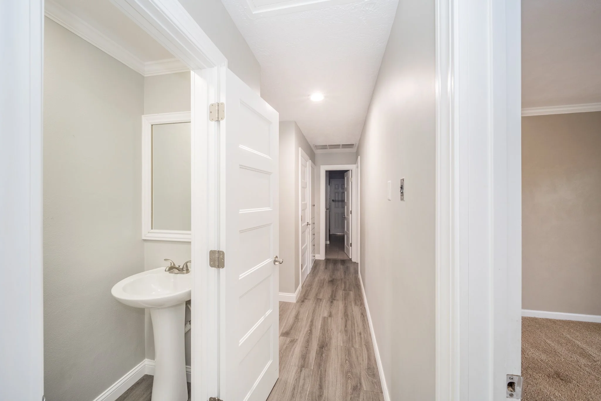 323_Oxford_Road_Anderson_Indiana_Real_Estate_Photographer-20.jpg