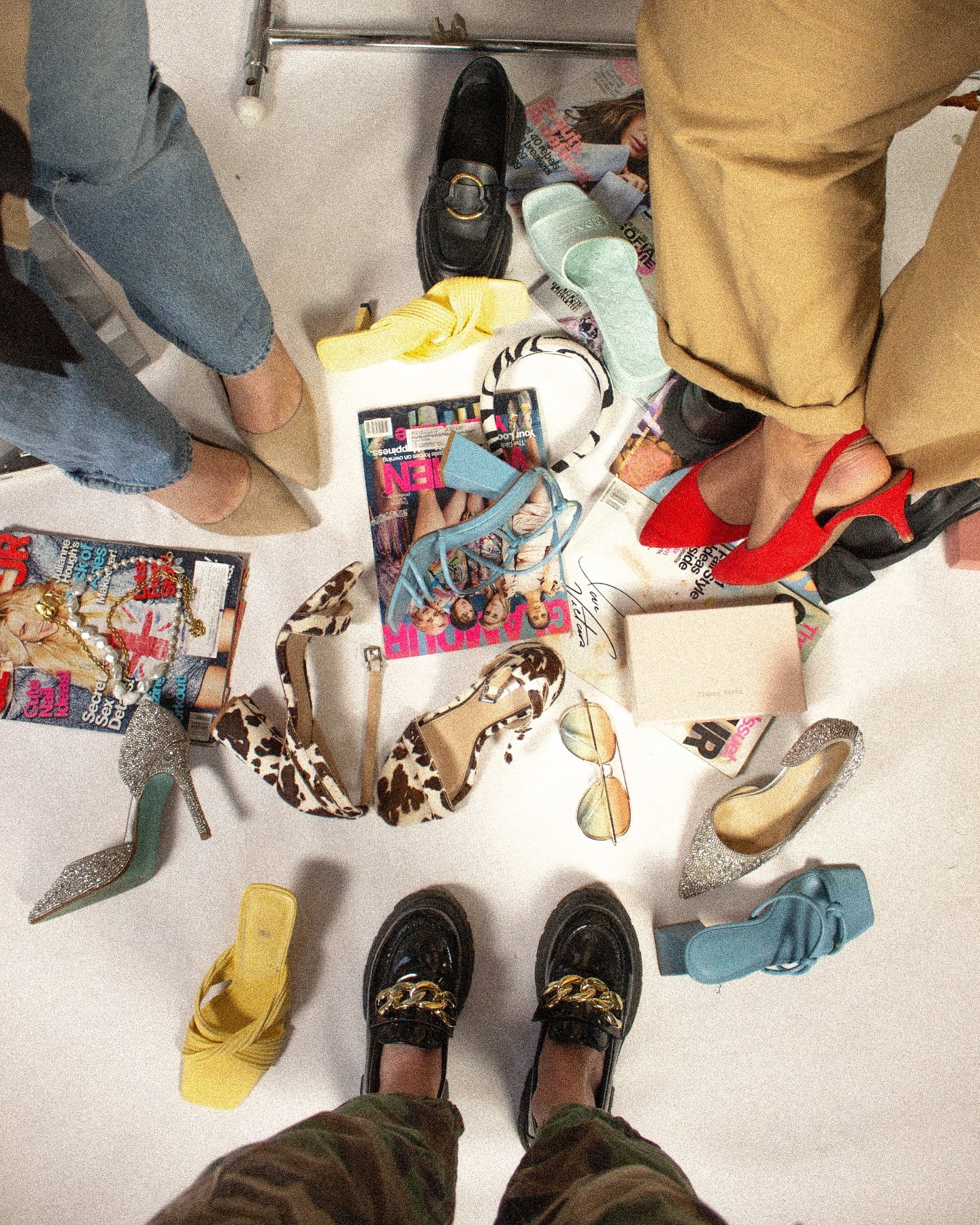 We are prepping for commercial shoots this week and It’s always a bit of organized chaos! ๐ But our talented stylists know how to work hard and execute the job well. We cannot wait to help clients bring their vision to life! ๐ซถ๐ป
โจTo find ou