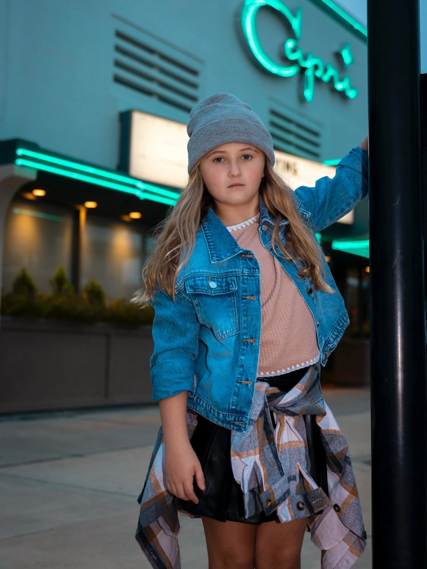 Wardrobe styling by Maegan for this young model&rsquo;s test shoot. (Kylie for @jeamodelmgmt ) 

*Models need updated photos regularly to stay current with their looks, trends, and to promote to clients. New materials can be a game changer for bookin