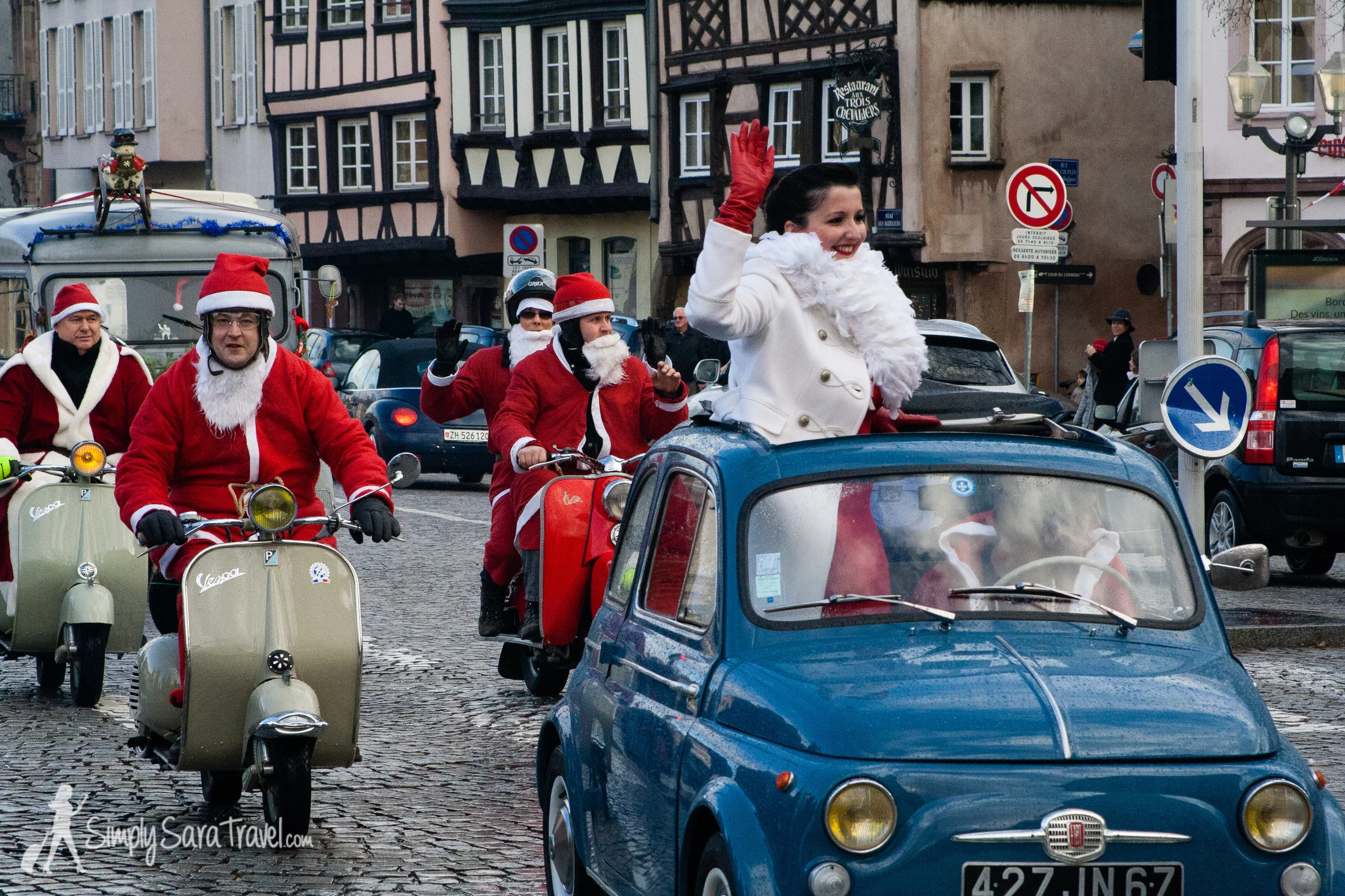 So many Santas in Stra