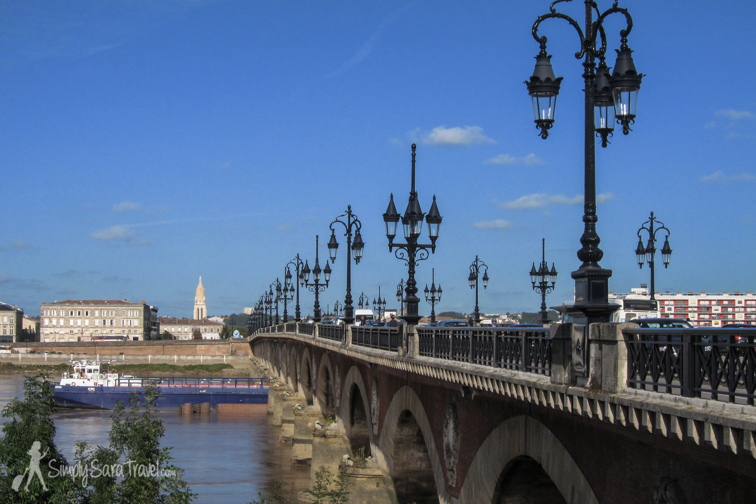 One of the memorable architectural features of Bordeaux, the Pont de Pierre