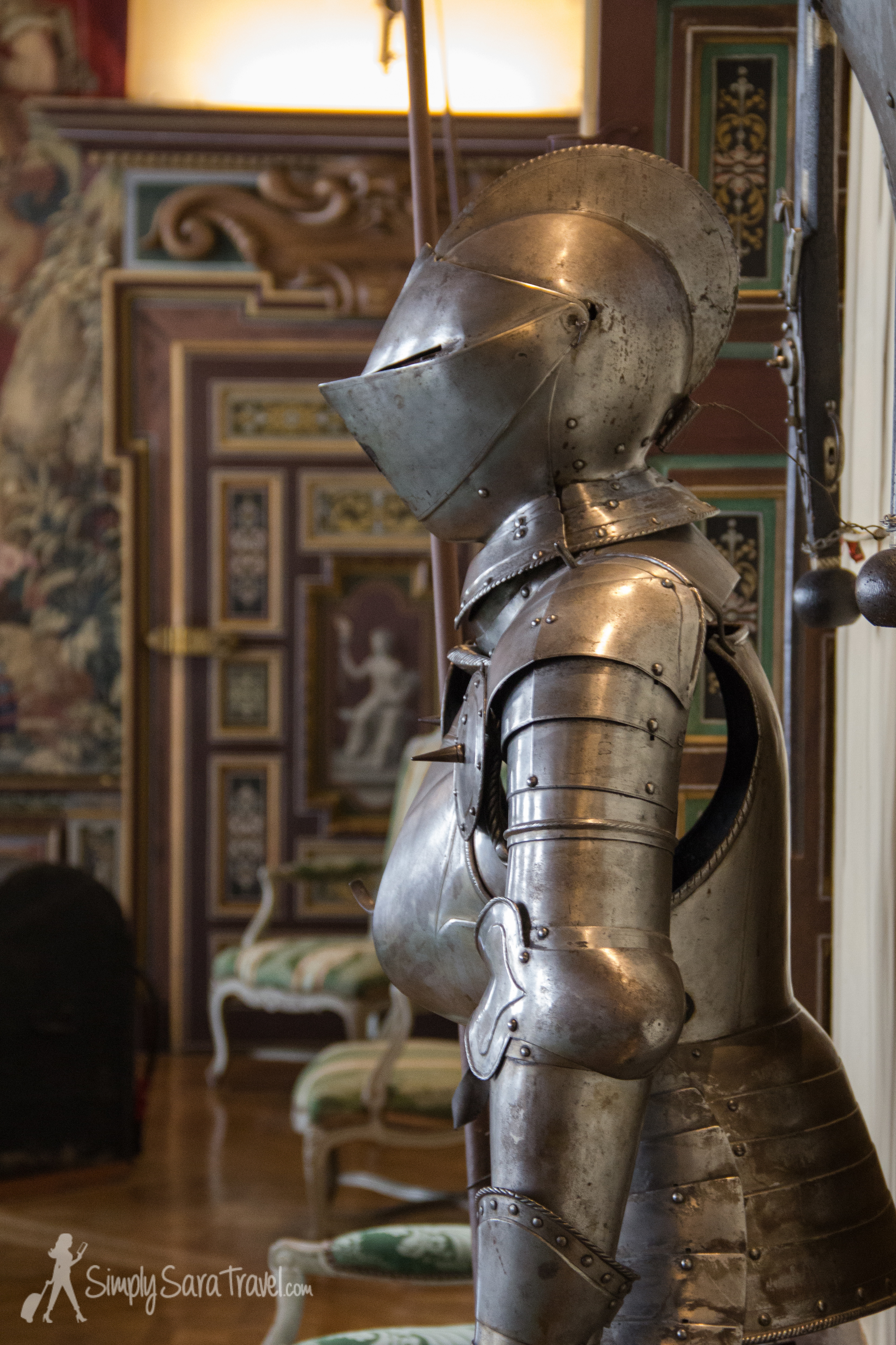 In the arms room a collection of weapons and armor were displayed from the 15th, 16th, and 17th centuries.