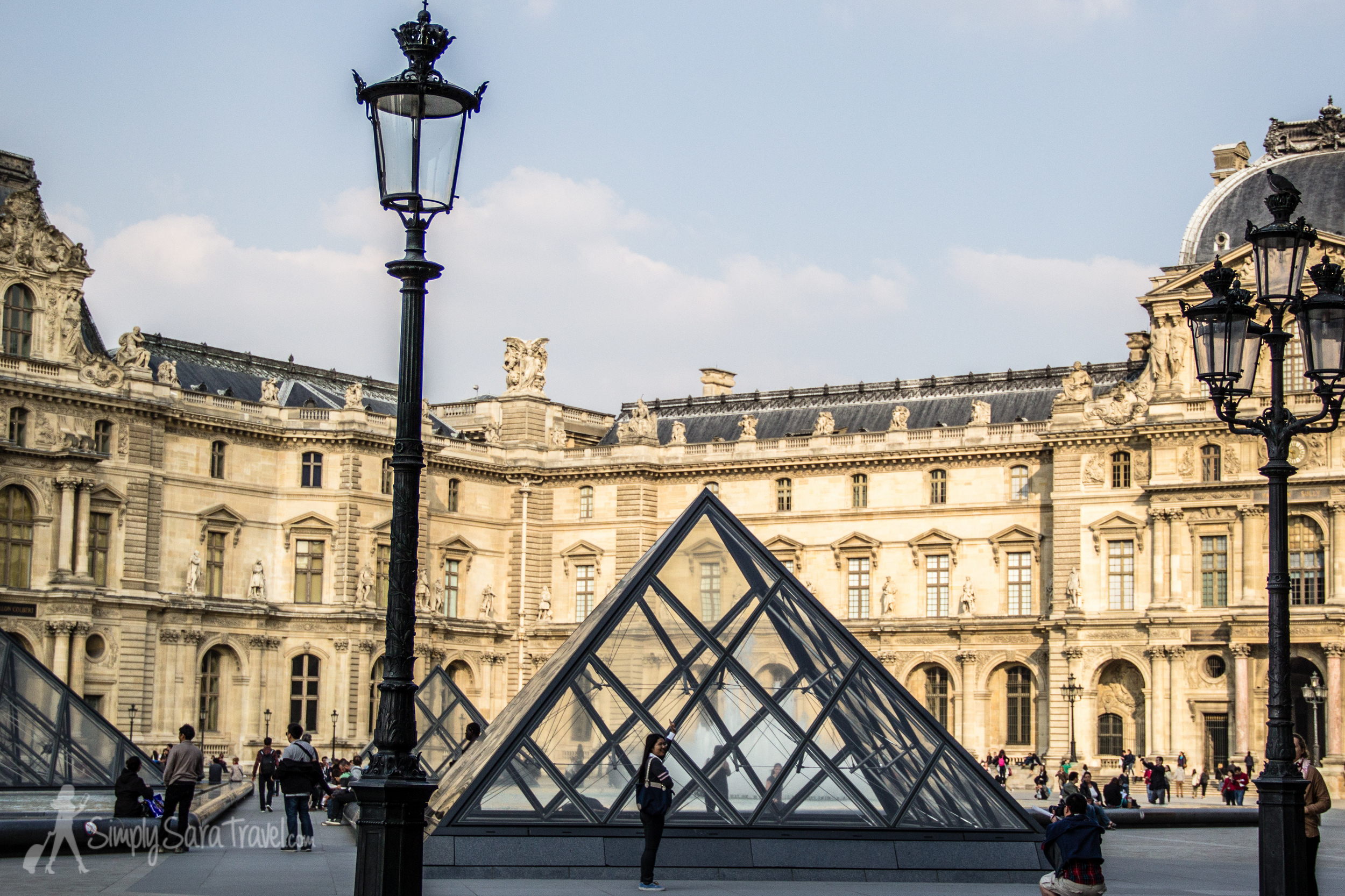 Is Paris tourist-friendly? Are tourists France-friendly?