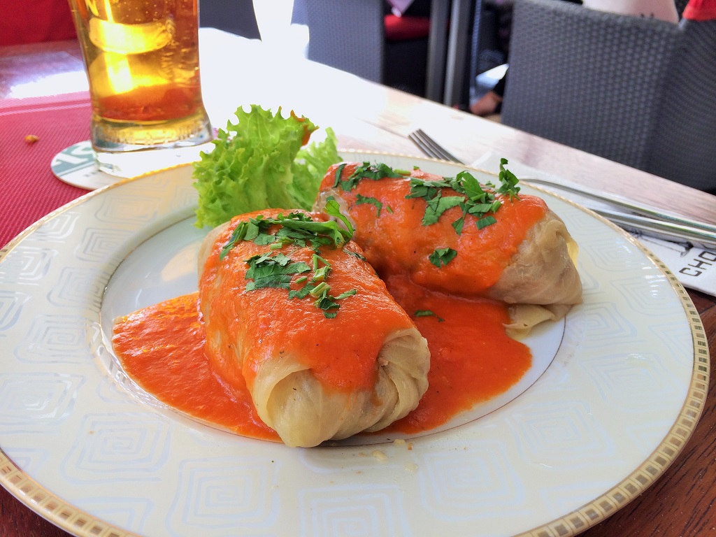 Stuffed cabbage rolls (golabki)