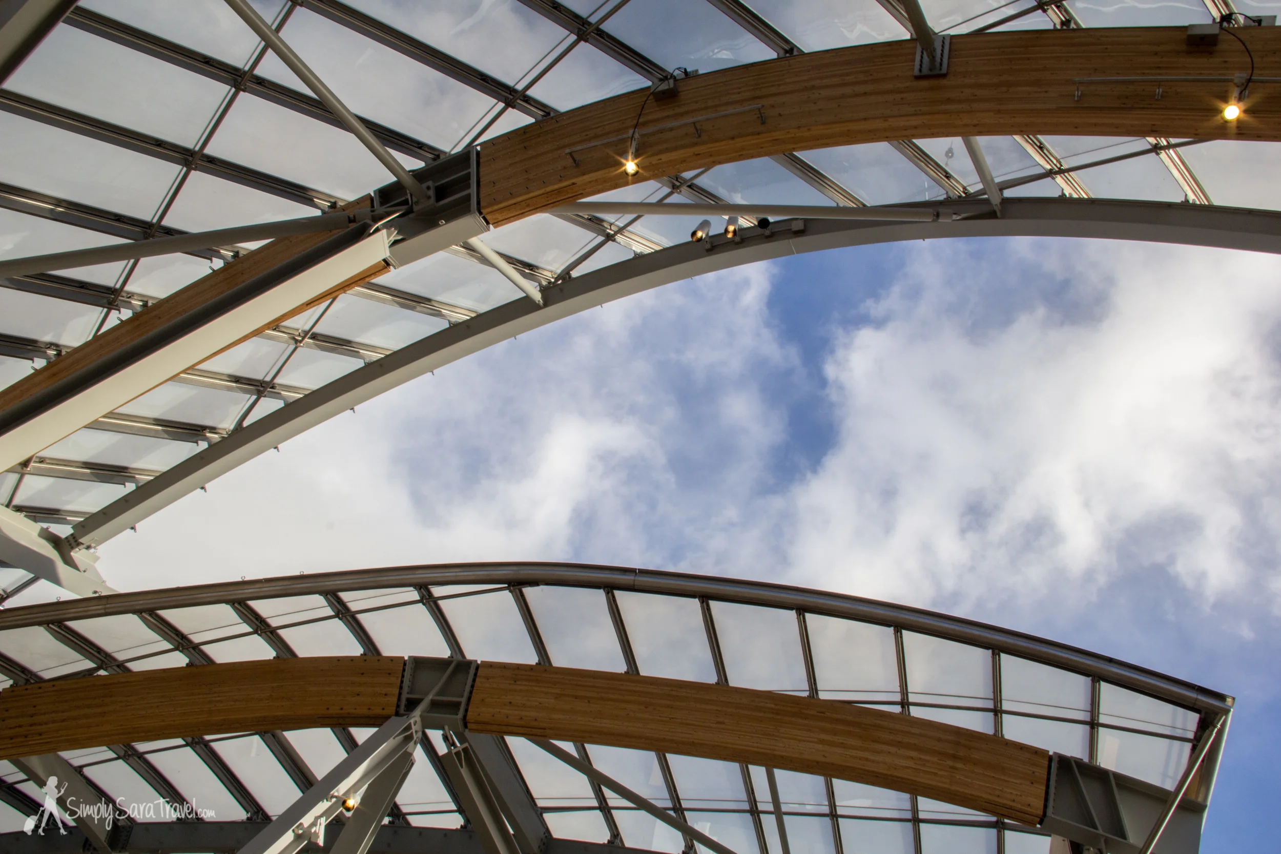 Gehry's Louis Vuitton Art Museum Sails Onto Paris Skyline