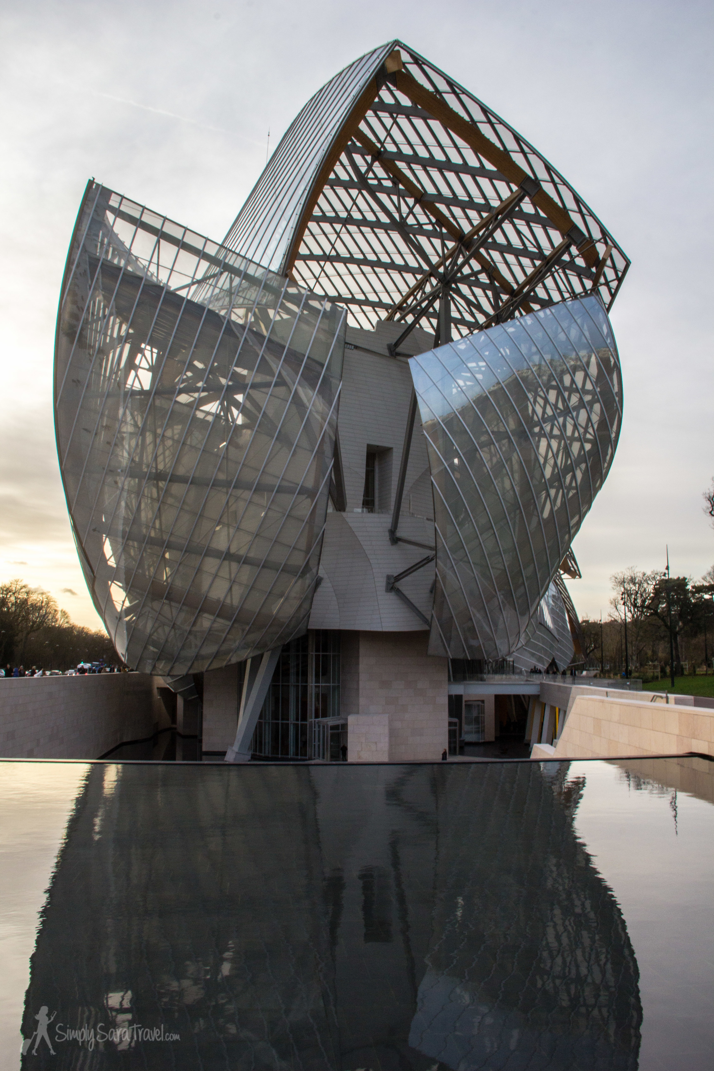 Watch Paris's Best New Museum: The Foundation Louis Vuitton