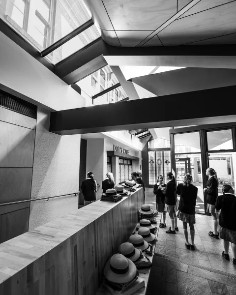 20150318 SION - DOT'S CAFE B&W_480x600.jpg