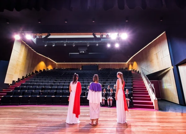 SION - THEATRE STAGE_600x431.jpg