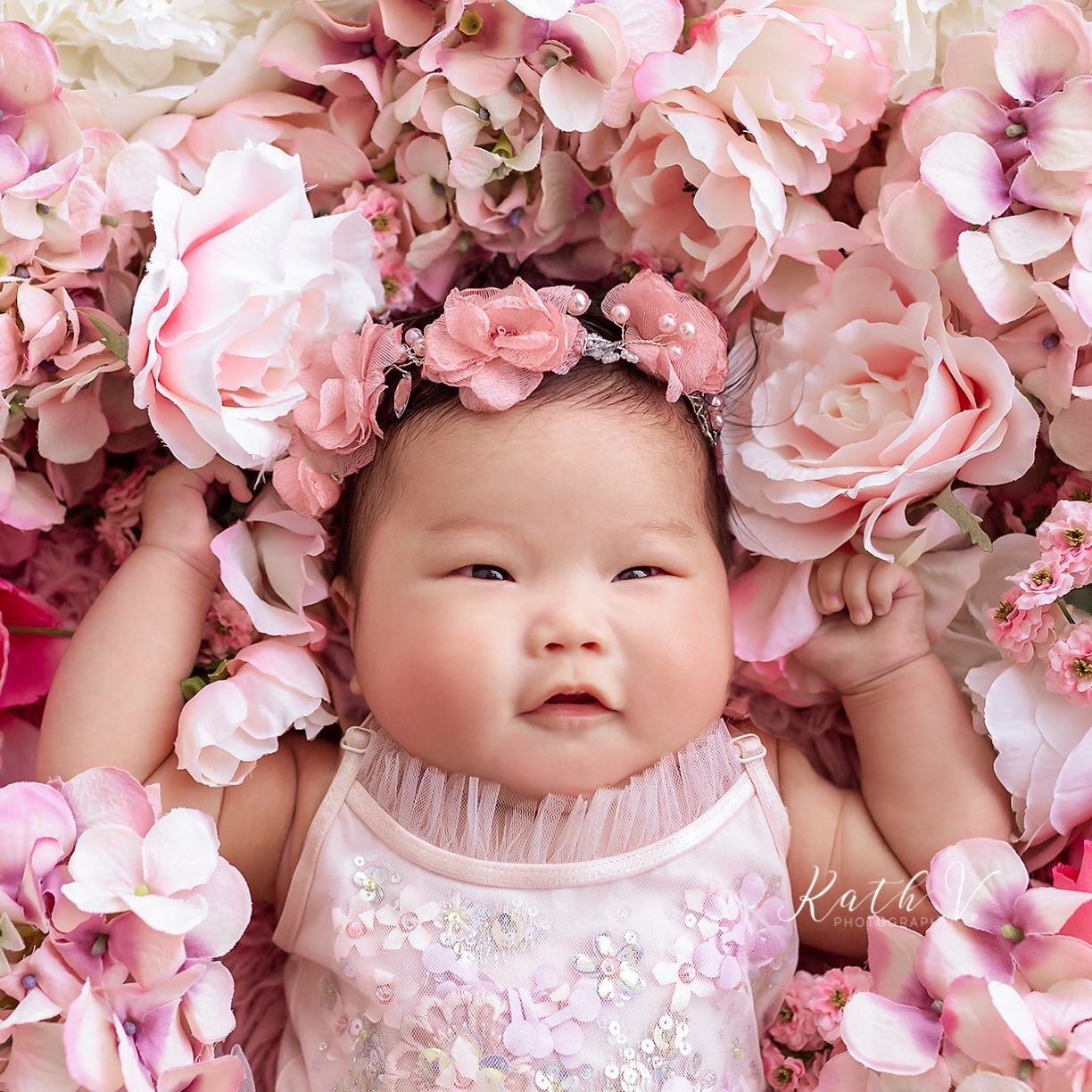 💕 Baby Grace 💕 Pretty in Pink

I am loving photographing 4 month old babies lately. I noticed babies this age have the chubbiest cheeks and such smiley happy age! 

🌐 www.kathv.com.au
📧  info@kathv.com.au

#kathvphotography #newborn #newborns #ne