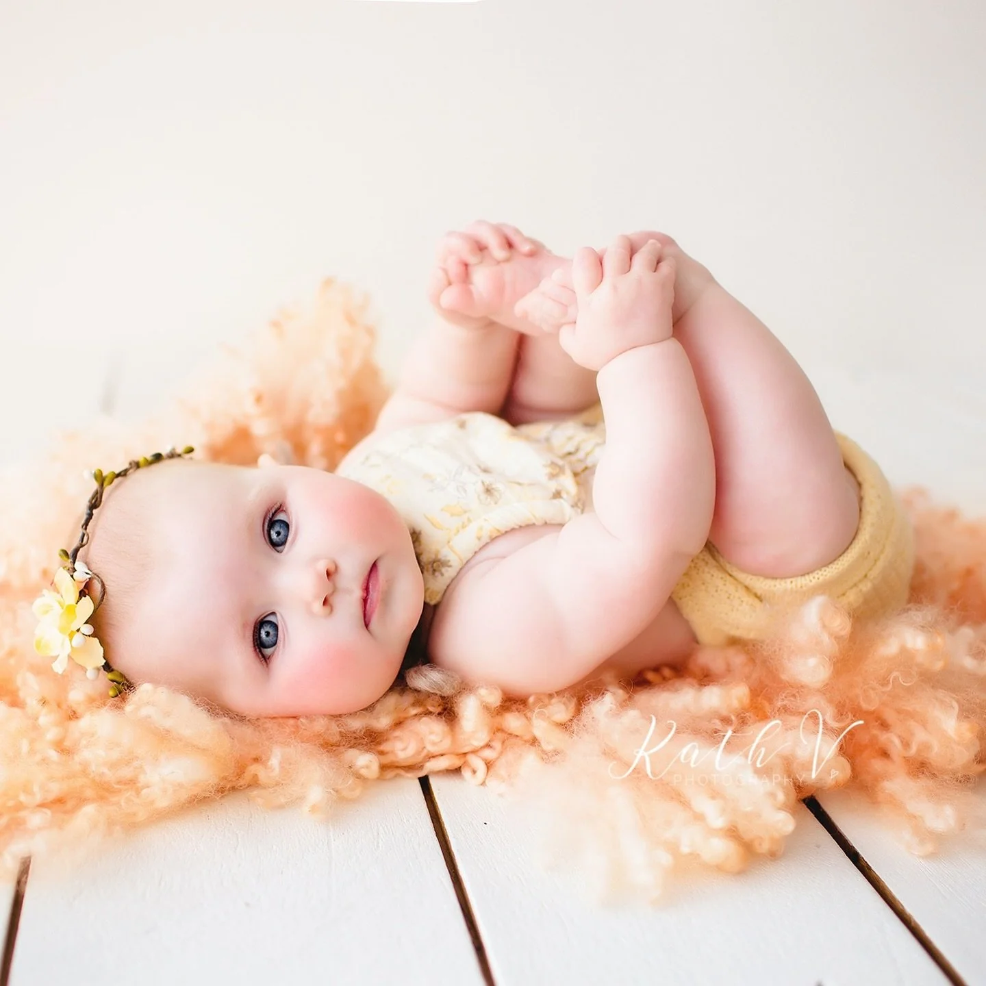 Wait&hellip; it&rsquo;s August already?!
Where has the time gone?

One of my favourite things about this age &mdash; when babies discover their toes and the world becomes a little more magical. 🐾👣

These tiny moments are what milestone sessions are
