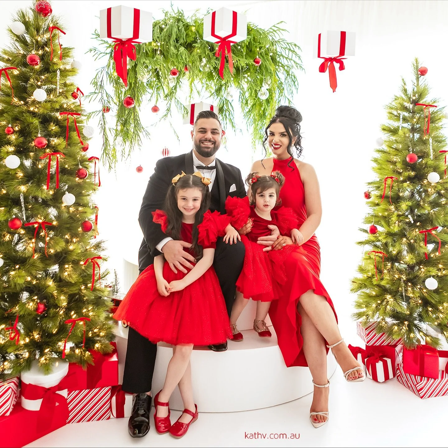 🎄 Christmas Minis 2025 are here! 🎄
A glimpse into the magic from this weekend&rsquo;s first week of sessions and wow, what a start! 

There are still a few spots left, so if you&rsquo;ve been thinking about it&hellip; now&rsquo;s the time to book y