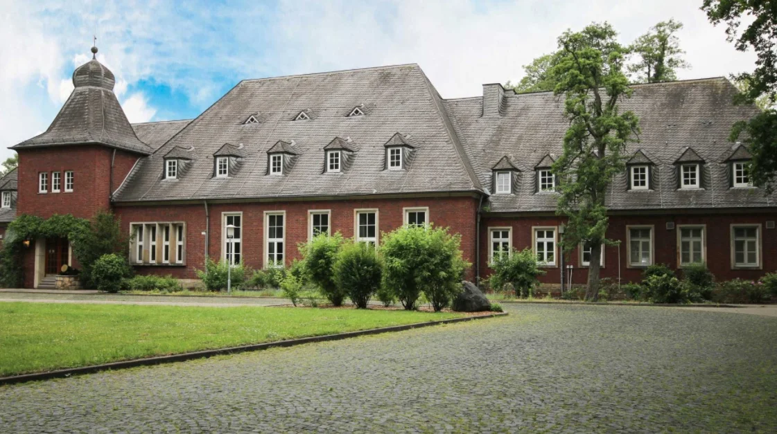 The Officers Mess at Mansergh Barracks in Gutersloh; a rather nice place to live.