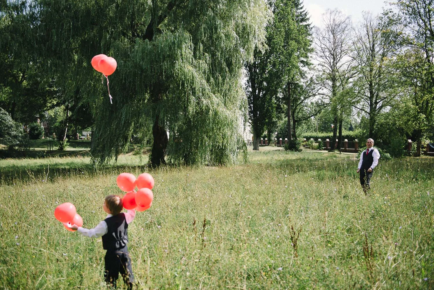 Blumenkind mit Luftballons Villa Papendorf
