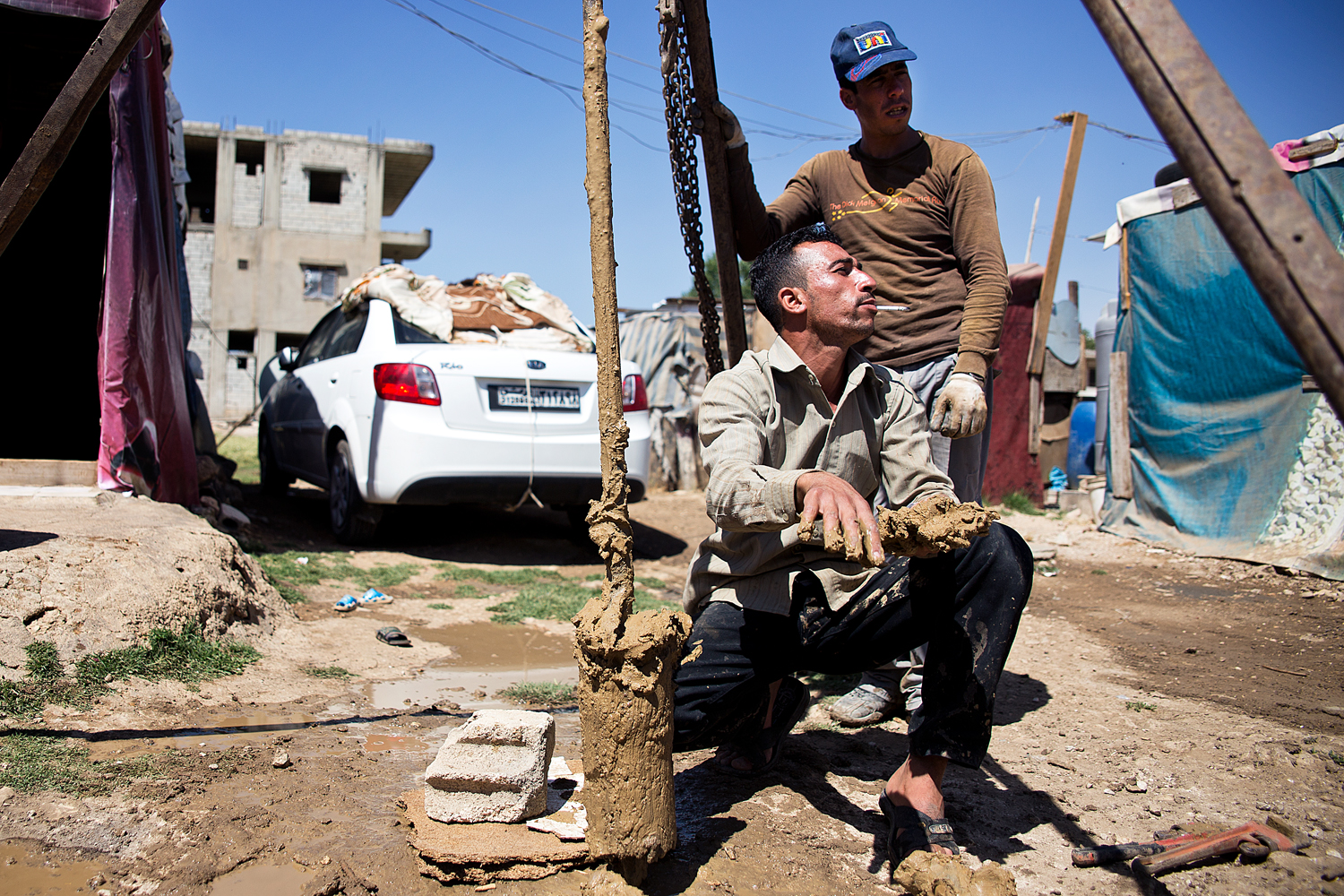  Drilling a hole to build a new well. 






  
  
   
  
  

  
  
   Normal 
   0 
   
   
   
   
   false 
   false 
   false 
   
   EN-US 
   JA 
   X-NONE 
   
    
    
    
    
    
    
    
    
    
    
   
   
    
    
    
    
    
