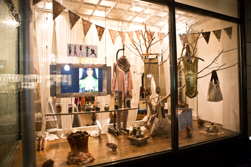  Overall picture of Seeking Indigo's Fall window, very cool! 