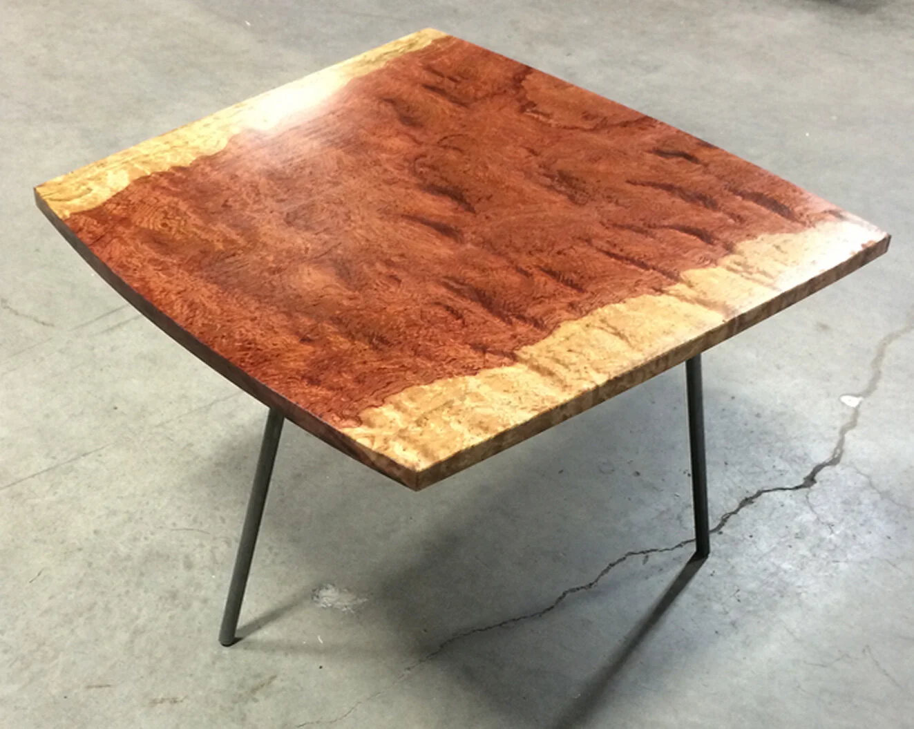 Table_Bubinga_02.jpg