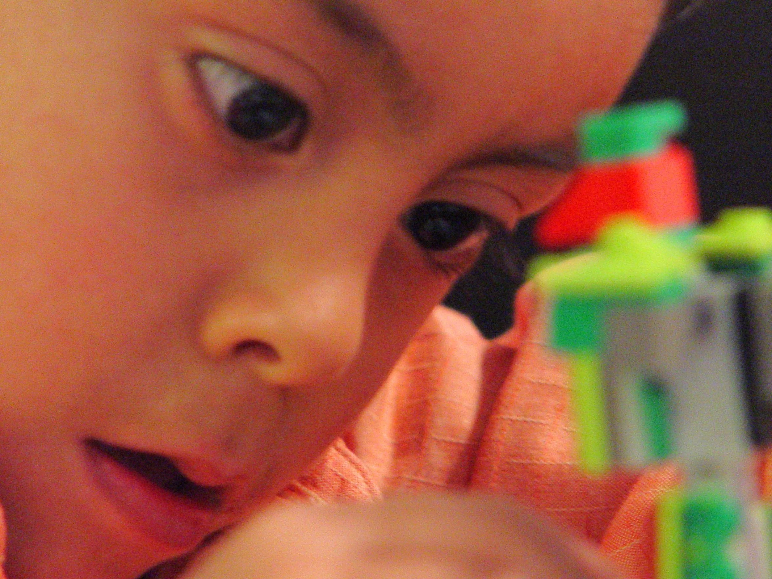 Mauricio con lego 2005.jpg