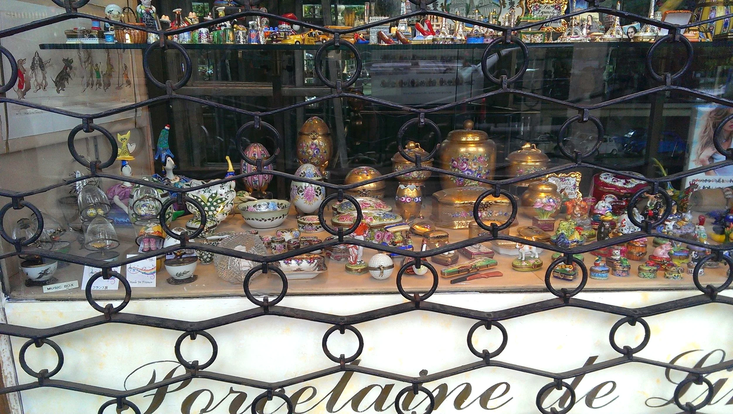  Photo reference for 'Porcelaine de Limoges', Danielle Bartlette  Paris, France 2013  ---------- 