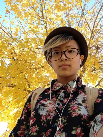 An art enthusiast with a passion for creative expression. 
