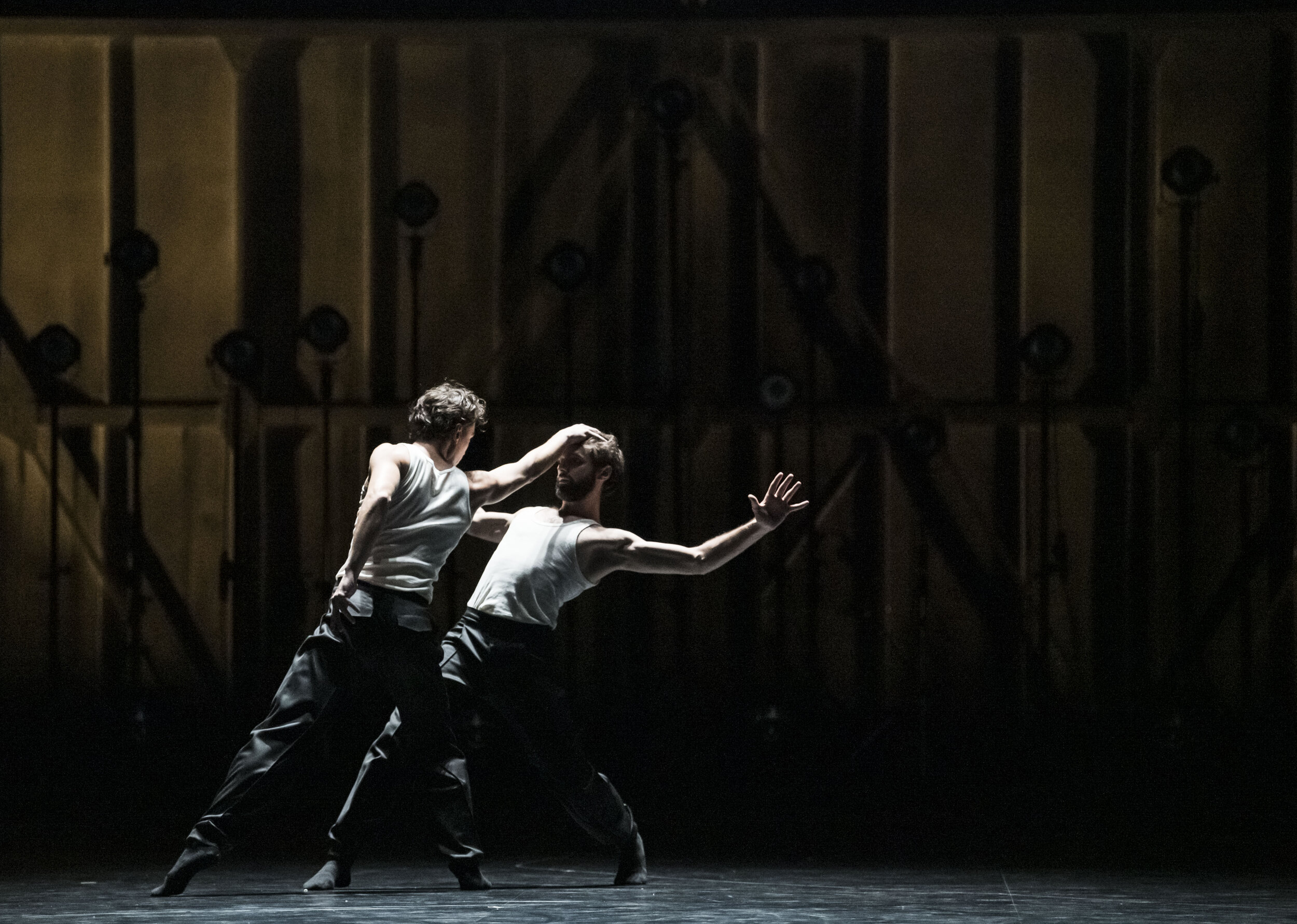 New_Julien_Benhamou___Opera_national_de_Paris-2019-20-PITE-051-Alexandre-Gasse-et-Julien-Guillemard.jpg