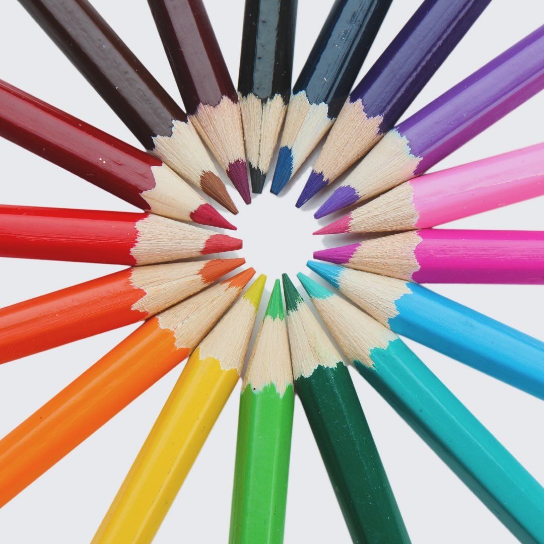 DEEP DIVE DEMO: WATERCOLOR PENCILS
Saturday, April 27, 2024
12:00 PM -1:00 PM
Watercolor pencils are versatile tools that combine the precision of colored pencils with the fluidity of watercolors. They have a water-soluble pigment core that can be ac