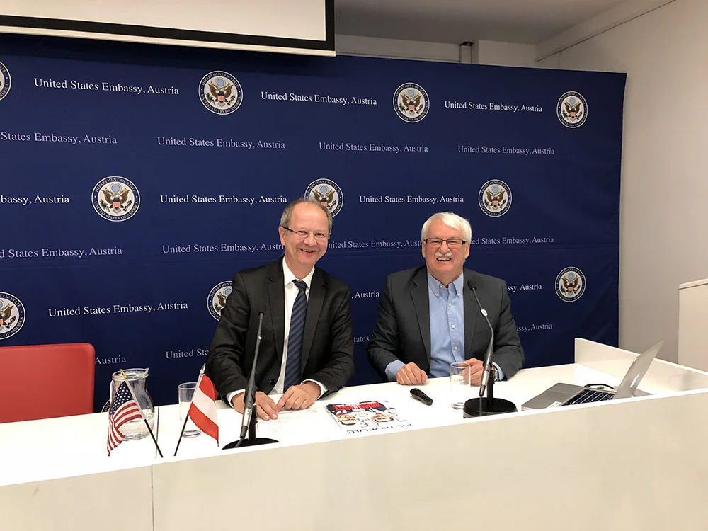 Dr. Hans Petschar (left), Dr.Guenter Bischof