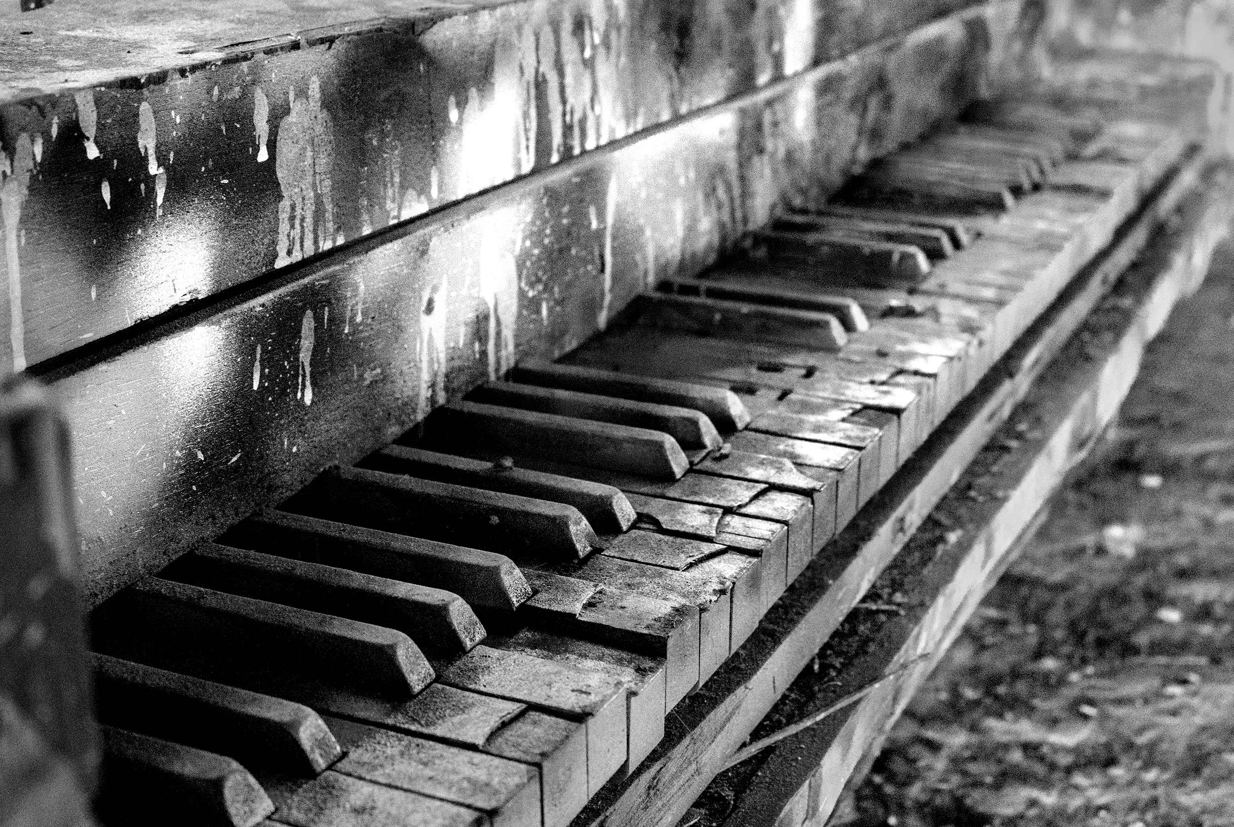 PianoDecay(BlackandWhite)WEBSITE.jpg