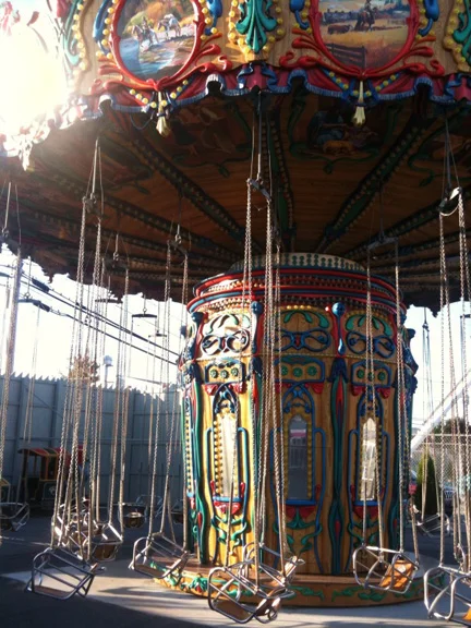 swing chairA.jpg