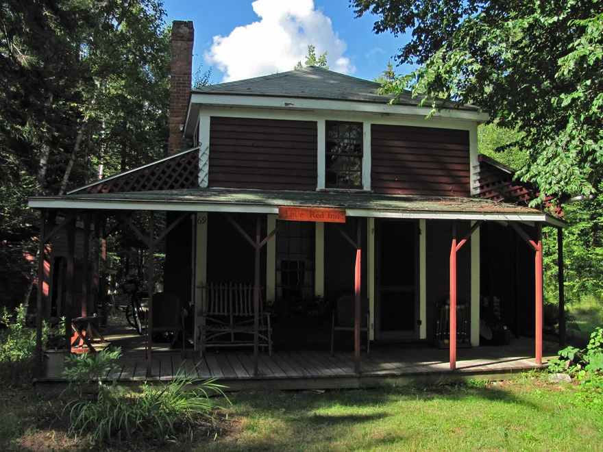 Little Red Inn 110.jpg