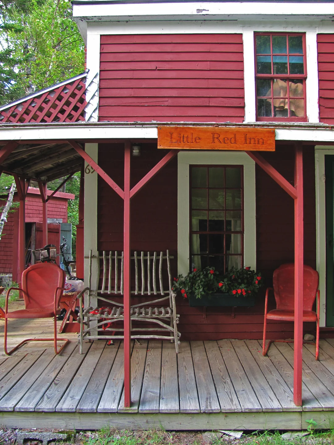 Red Inn close.jpg