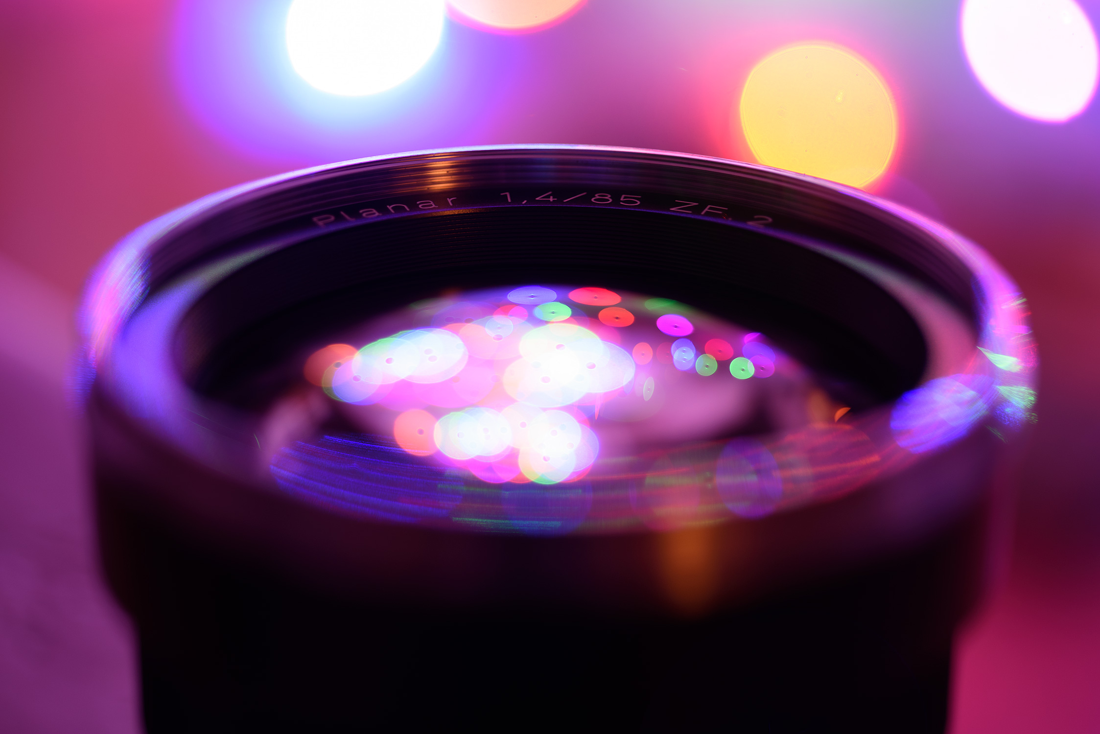 Battle of the Portrait Gods: Zeiss 85 1.4 Planar vs. Nikkor Battle of the Portrait Gods: Zeiss 85 1.4 Planar vs. Nikkor